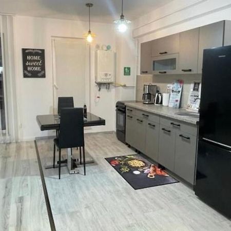 Apartament Intr-O Zona Rezidentiala Linistita Iasi Exteriör bild