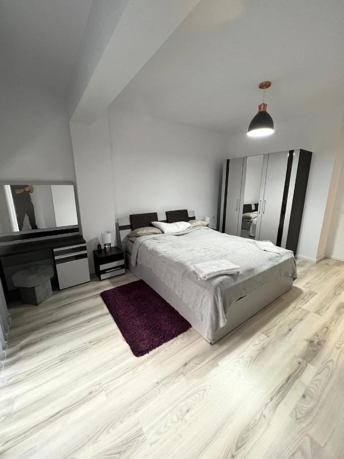 Chic Apartament Complex Inamstro Iasi Exteriör bild