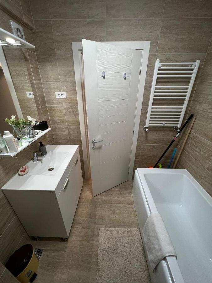 Chic Apartament Complex Inamstro Iasi Exteriör bild